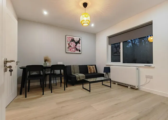 2 Bedroom Cotswold Bungalow